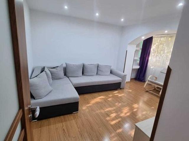 inchiriez apartament cu 2 camere