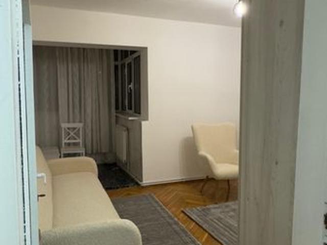 Închiriez apartament cu 2 camere Tudor