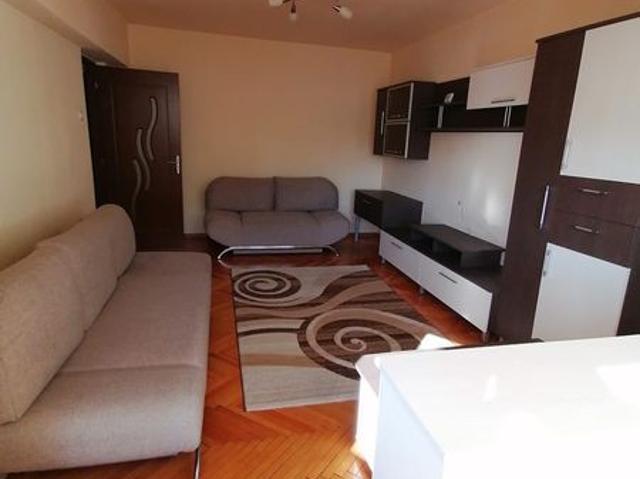 Inchiriez apartament cu 2 camere, Zona Garii