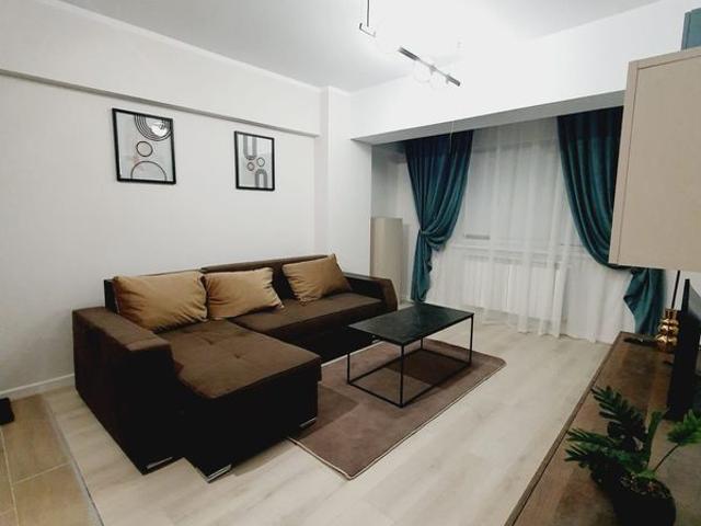 Inchiriez apartament cu 2 camere Complex Evergreen Tatarasi