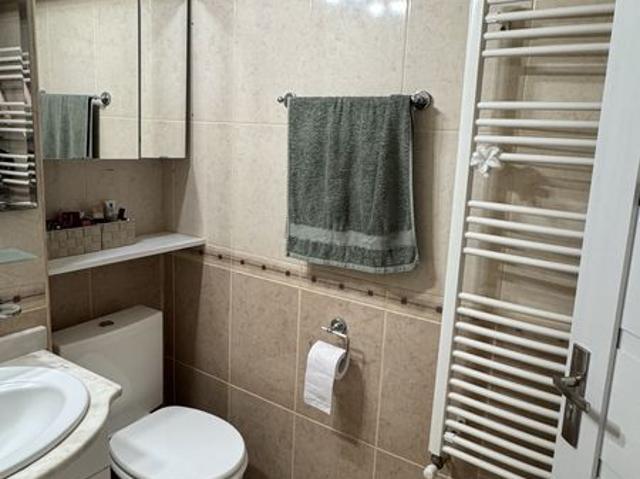 Inchiriez apartament cu 2 camere decomandat