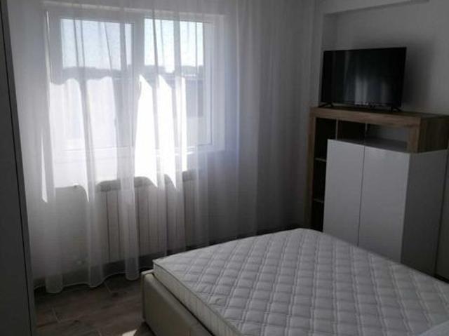 Inchiriez apartament cu 2 camere decomandat