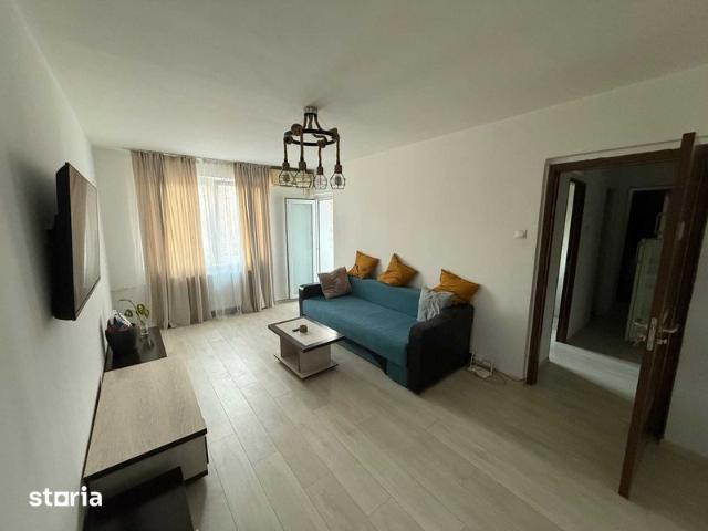 Inchiriez apartament cu 2 camere decomandat