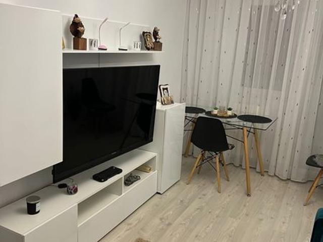 Inchiriez Apartament cu 2 Camere in Regim Hotelier! Km 4 5!