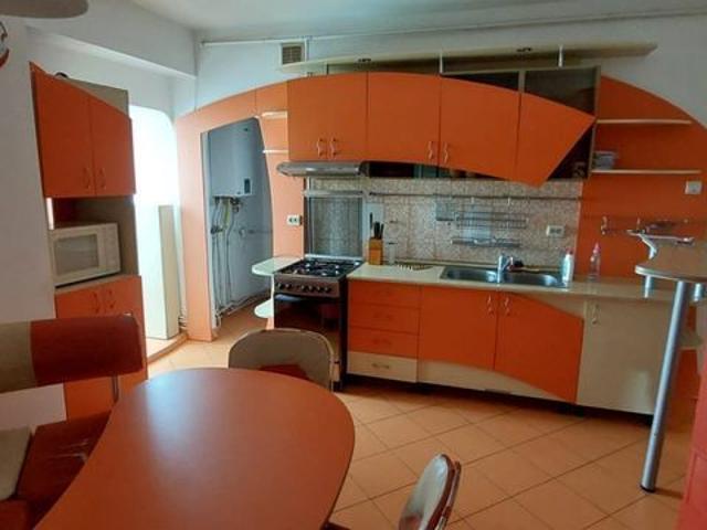 Inchiriez apartament cu 2 camere pt Untold. Pret negociabil