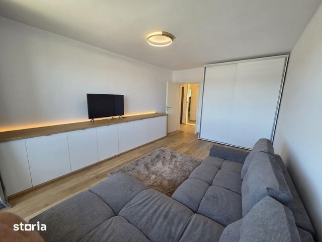 Inchiriez apartament cu 3 camere