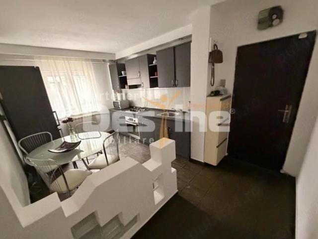 Inchiriez apartament cu 3 camere