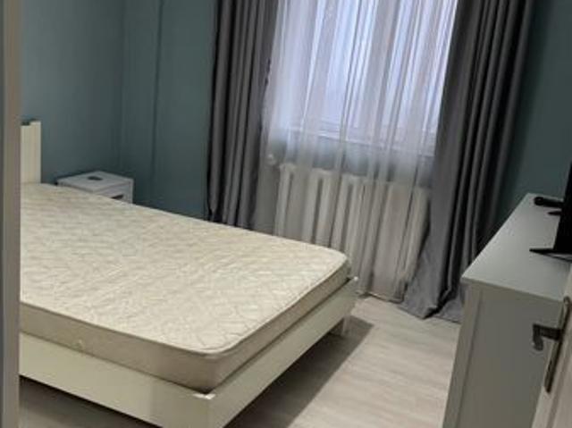 Inchiriez apartament cu 3 camere zona semi centrala