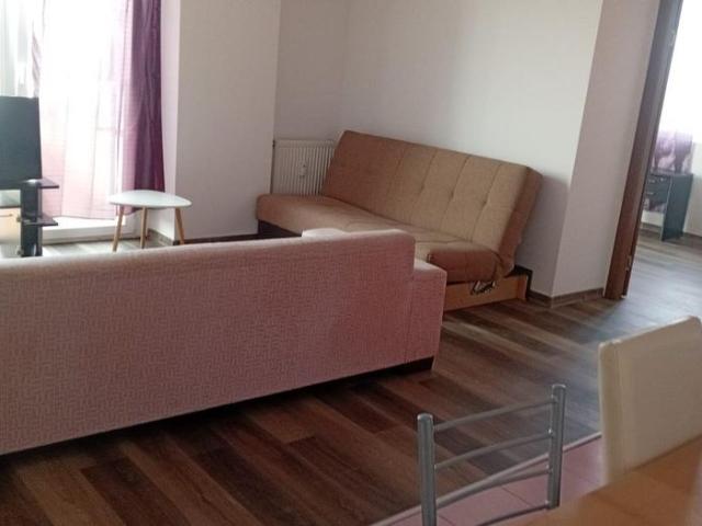 Inchiriez apartament cu 3 camere Ared UTA