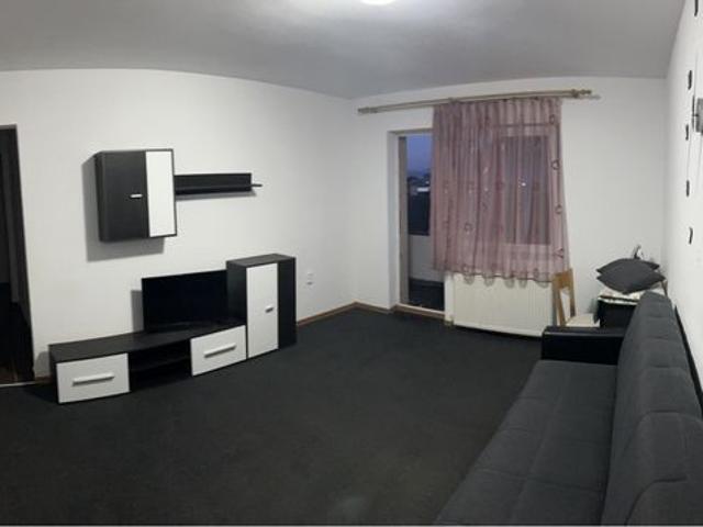 Închiriez Apartament cu 3 camere “central”