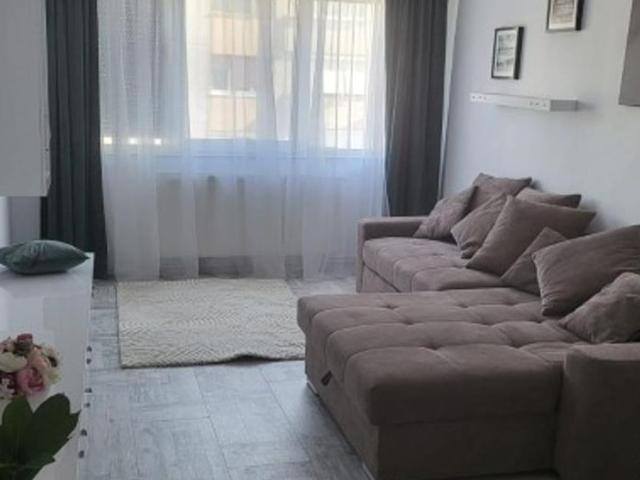 Inchiriez apartament cu 3 camere in Mun. Satu Mare