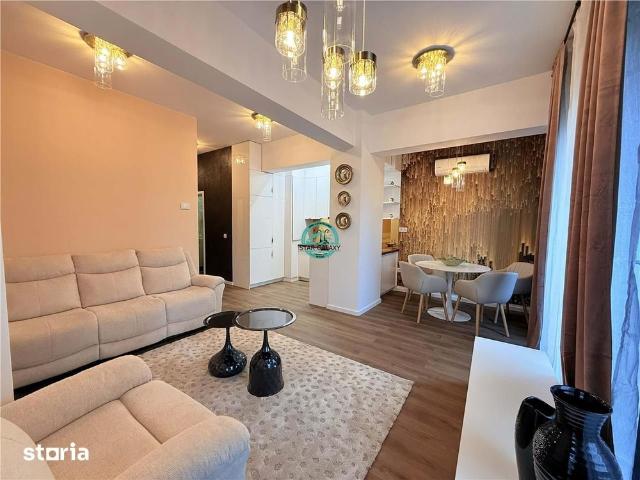 Inchiriez apartament cu 3 camere, mobilat lux, zona ultracentrala !