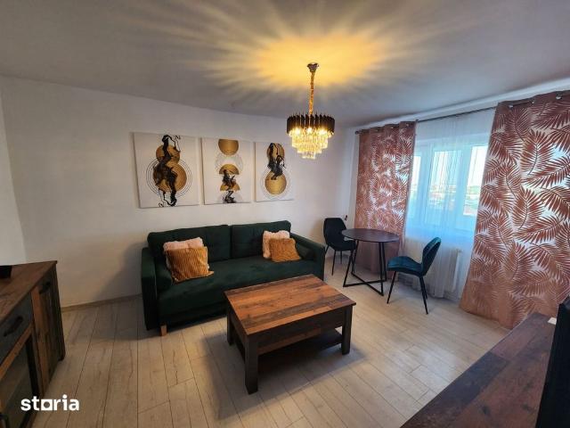 Inchiriez apartament cu 3 camere si garaj
