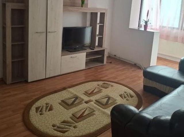 Închiriez apartament cu două camere