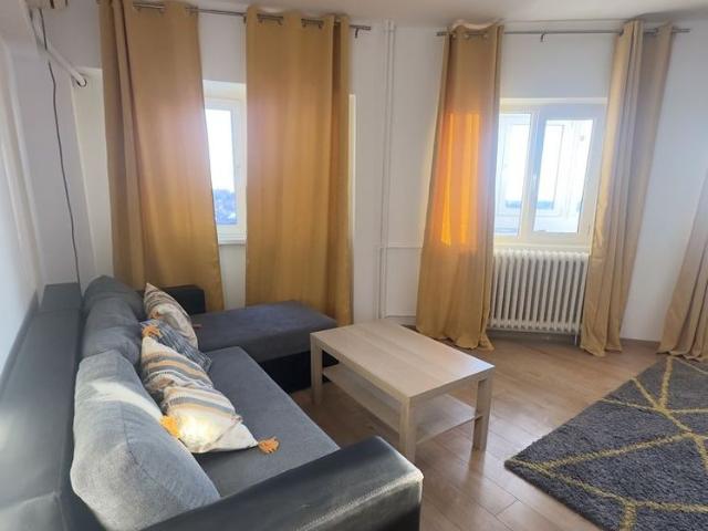 Închiriez apartament cu două camere