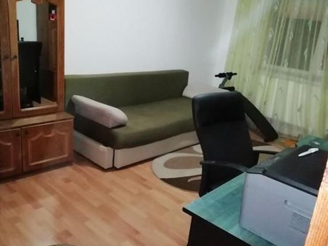 Închiriez apartament cu doua camere