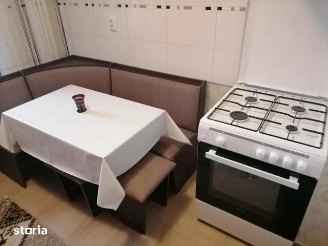 Închiriez apartament cu doua camere decomandate in zona Far Abator