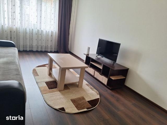 Inchiriez apartament cu doua camere,in zona centrala