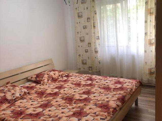 Închiriez apartament cu o camera