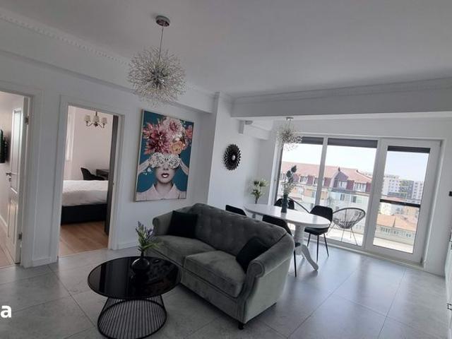 Închiriez apartament de lux în cartierul Luceafarul