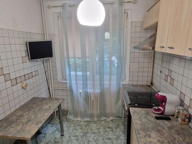 Inchiriez apartament doua camere
