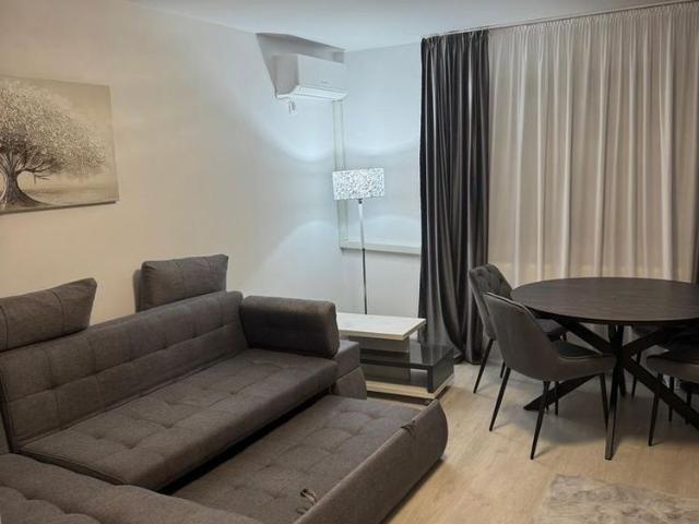 Inchiriez apartament, doua camere, Pitesti, Balcescu Residence