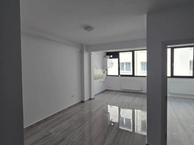 Închiriez Apartament, George Enescu