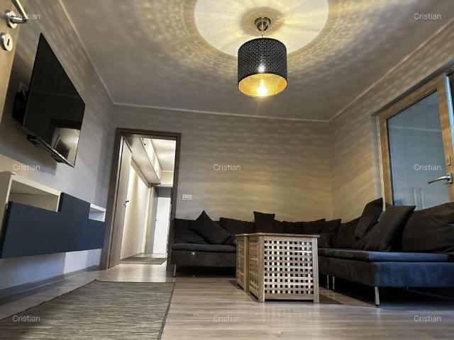 Inchiriez apartament, Ghe Lazar, 3 camere renovat