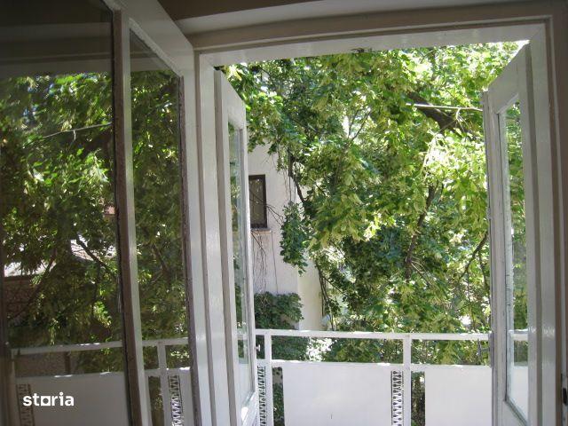 Inchiriez apartament in Cotroceni in Vila