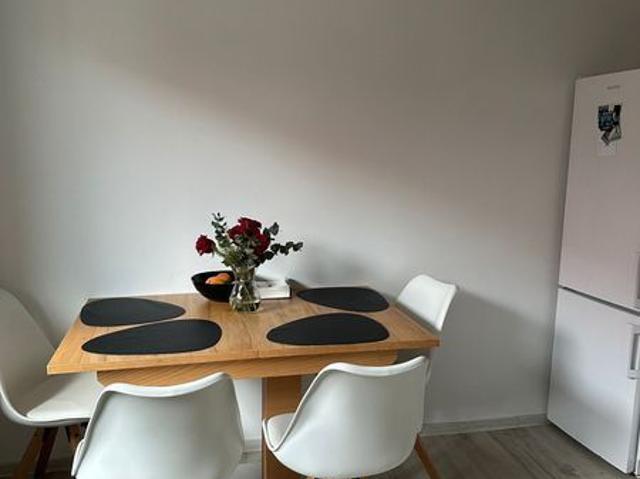 Inchiriez apartament in Dambul Rotund