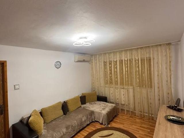Inchiriez apartament in regim hotelier