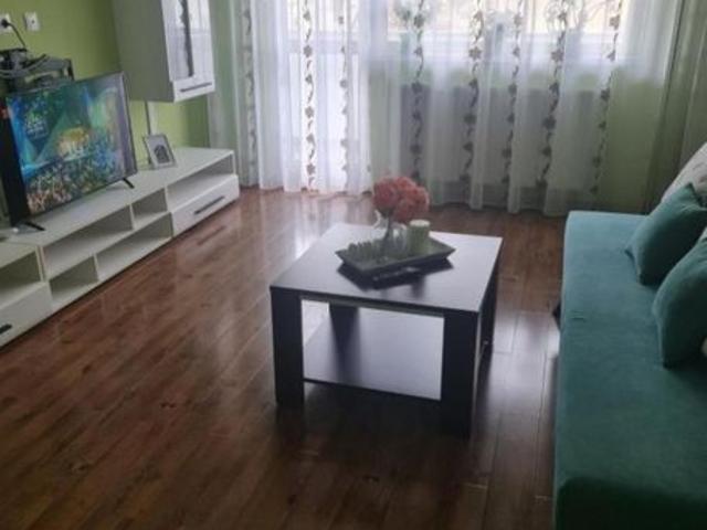 Inchiriez apartament in regim hotelier in Medias