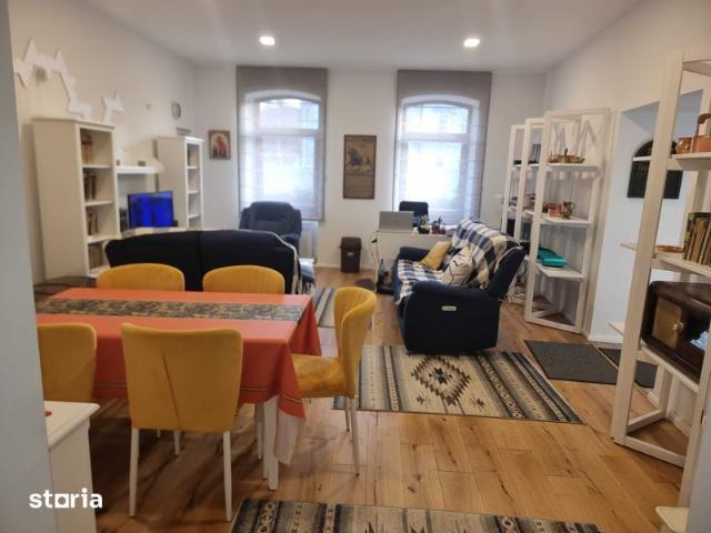 Inchiriez Apartament KING 220 mp in vila utilat max 11 persoane