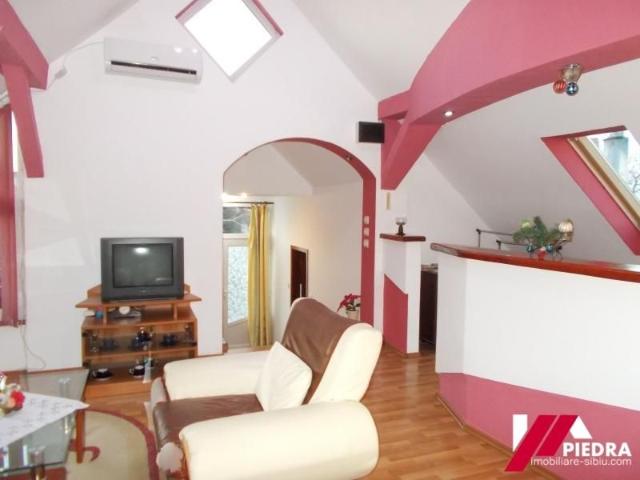 Inchiriez apartament la casa, format din 3 camere,in zona Bulevardului G ral Milea