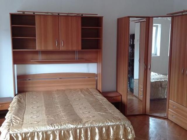 Inchiriez apartament la casa in Sacele