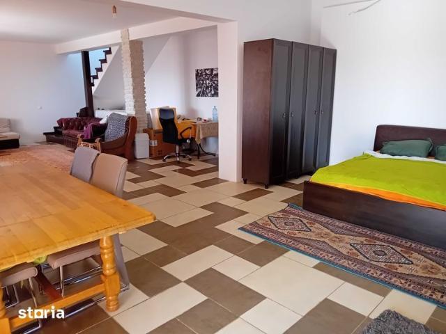 Inchiriez apartament la casa în zona Odobesti Viile Nadasel