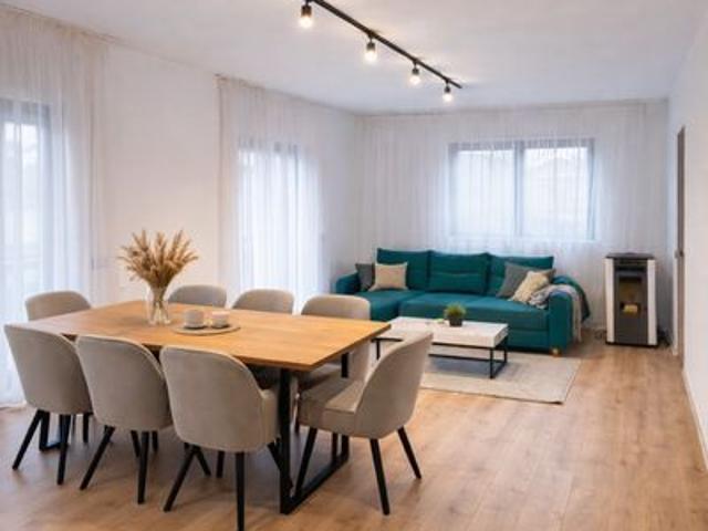 Inchiriez Apartament La casa regim hotelier