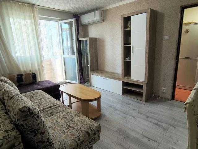 Inchiriez apartament mobilat utilat la super pret strada Luica nr 11