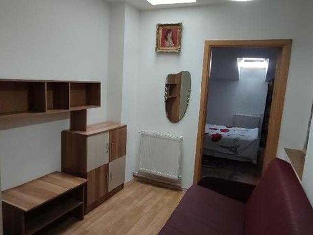 Inchiriez apartament modern, de 3 camere la mansarda, In Terezian