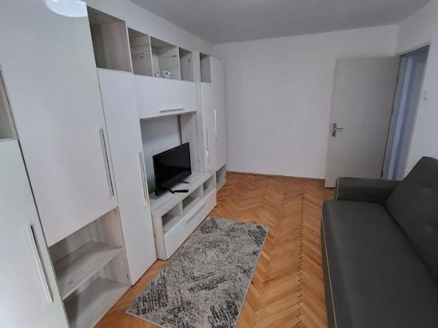 Închiriez apartament o camera Intim