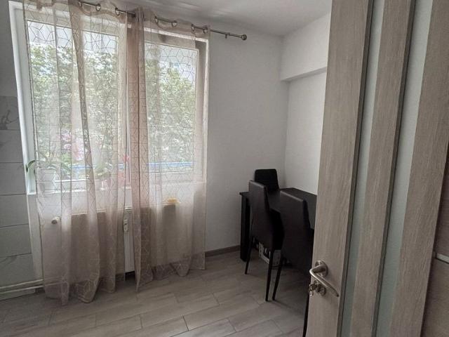 Închiriez apartament piața sudului