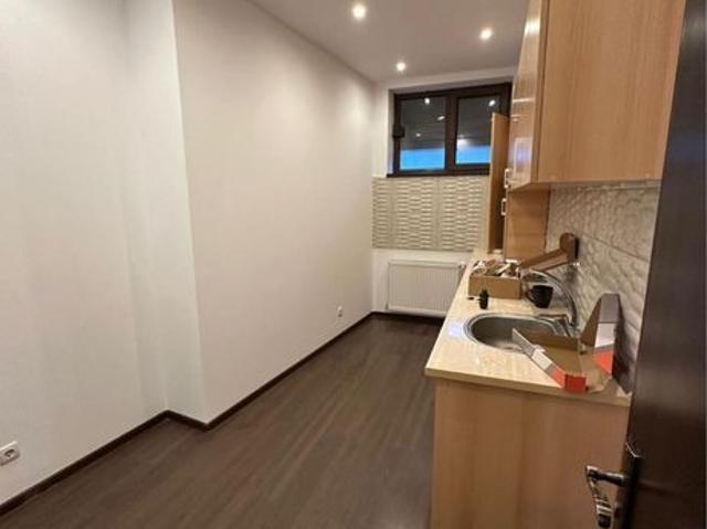 Inchiriez apartament Ploiesti Centru / 3 camere