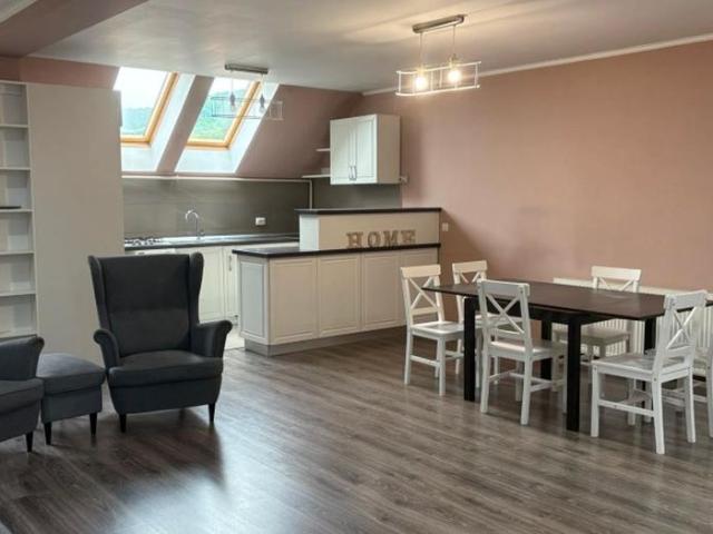 Închiriez apartament spațios 90 mp + 22mp balcoane, mobilat și utilat complet