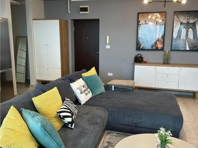Inchiriez apartament superb 2 camere, Podgoria