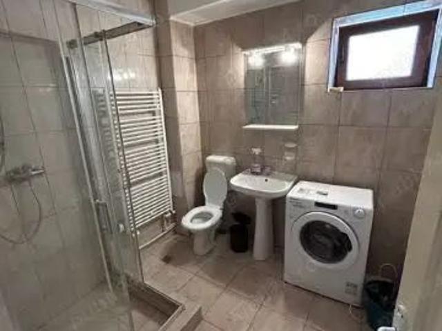 Inchiriez Apartamente 3 camere la vila termen lung minim 6 luni