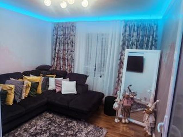 Inchiriez app 2 camere ultra central