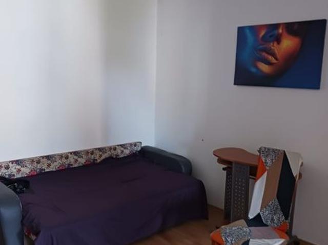 Inchiriez garaoniera zona aluminei oradea