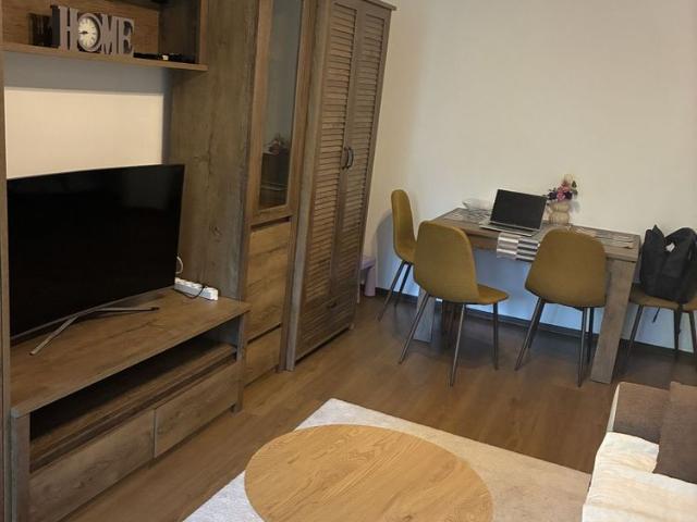 Inchiriez garsonieră dubla cu parcare proprie vitan