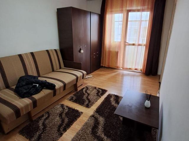 Inchiriez garsonieră în zona Confecții