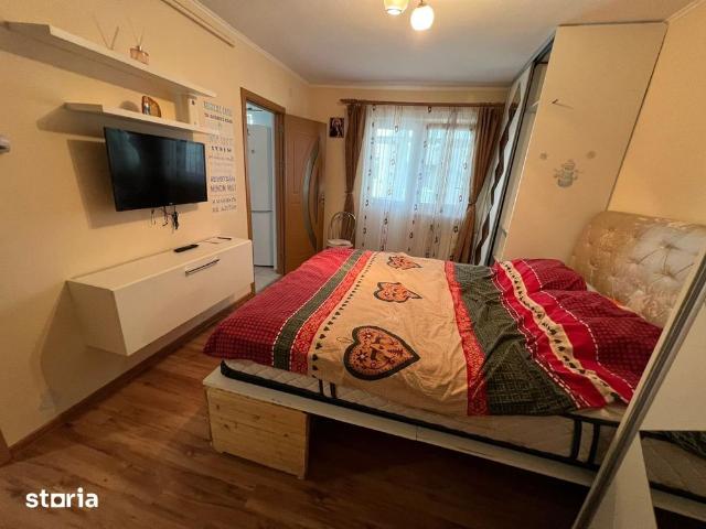 Închiriez garsonieră – Zona Peco Milea